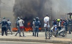 Pneus brûlés, populations dans la rue: c'était chaud à Thiaroye sur Mer hier
