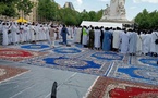 CÉLÉBRATION DE LA JOURNÉE CHEIKH AHMADOU BAMBA A LA PLACE DE LA RÉPUBLIQUE À PARIS : L’événement provoque une vive controverse alors que l’extrême-droite instrumentalise la laïcité