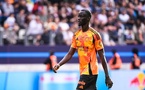 UN LION SOLIDE DEVENU PATRON AU PARIS FC : Moustapha Mbow dans le viseur des clubs anglais après sa saison référence