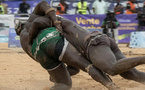 LUTTE AVEC FRAPPE : Reug-Reug domine Boy Niang 2 et réussit son grand retour dans l’arène