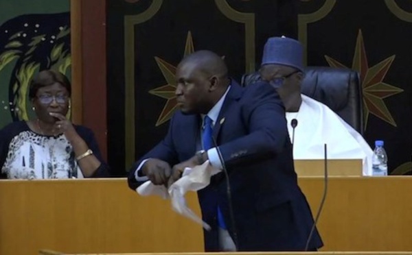 MAL VIVRE DU PERSONNEL: Toussaint Manga liste les failles de l’Assemblée nationale du Sénégal