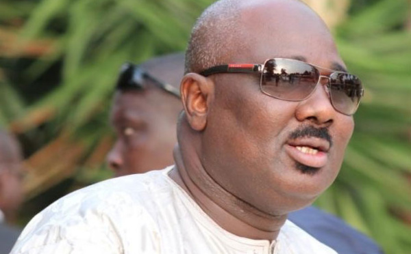 L'ARGENT DE FARBA NGOM DIVISE À DIOURBEL: La bataille rangée des pro-Macky se termine devant le commissaire Sarr