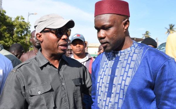 Doxantou de sensibilisation au plateau: Ousmane Sonko et Barthélemy gazés par la police