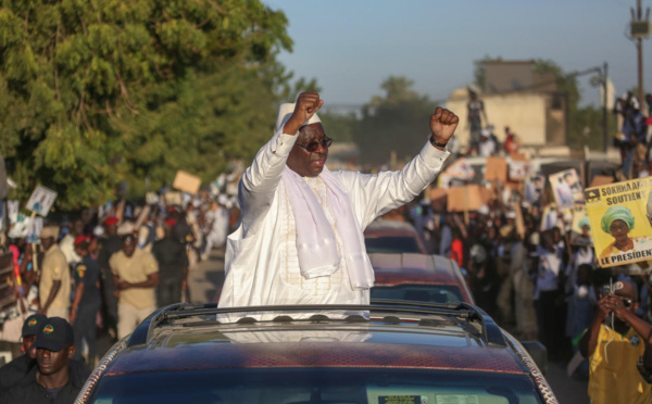 MACKY SALL EN MEETING A KEBEMER: «Avec moi, le Sénégal est en avance, on ne gouverne pas un pays par les réseaux sociaux, le mensonge, la calomnie et les diatribes»