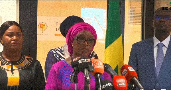 Farba Ngom : de 121 milliards à 2 téléphones