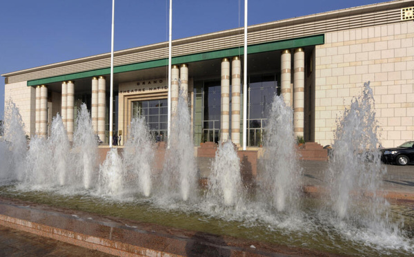 Le Grand Théâtre national condamné à payer plus de 10 briques