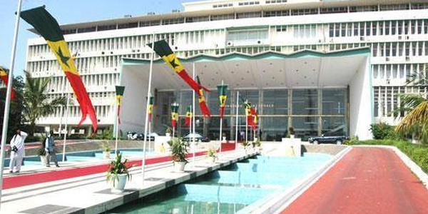 Abdou Mbow, Thierno Alassane Sall et Thérèse Faye s’abstiennent