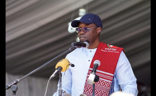 NÉMÉKOU TOUR DU PRÉSIDENT DE PASTEF-LES PATRIOTES : À Fissel, Ousmane Sonko enflamme les foules, entre colère politique, annonces et démonstration de force