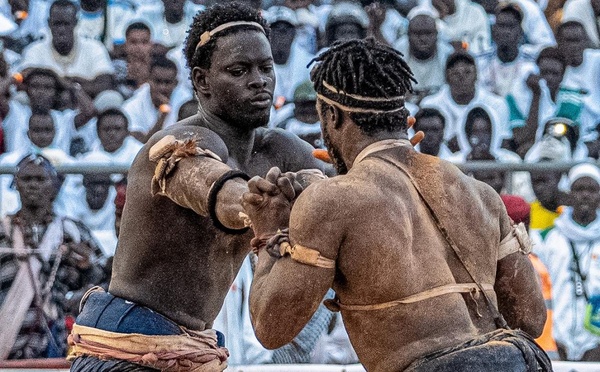 LUTTE SENEGALAISE – CONFIRMATION ET ASCENSION Diop 2 s’impose avec autorité face à Liss Ndiago et franchit un cap