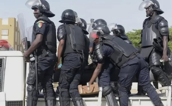 OPÉRATION MUSCLÉE CONTRE UN DEALER À YEUMBEUL AFIA 3 : Un policier blessé à l'œil droit par un projectile, ses collègues ouvrent le feu pour disperser les lanceurs de pierres