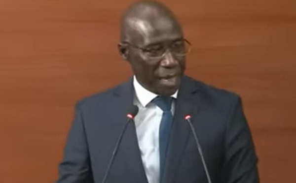 REVISION CONSTITUTIONNELLE : Me Moussa Sarr brandit le mécanisme du vote bloqué avec l’article 82 de la Constitution et se fait éconduire par Sonko