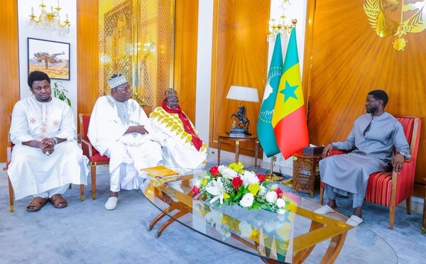 Bassirou Diomaye Faye reçoit l’Imam Ratib de la Grande Mosquée de Médina Baye