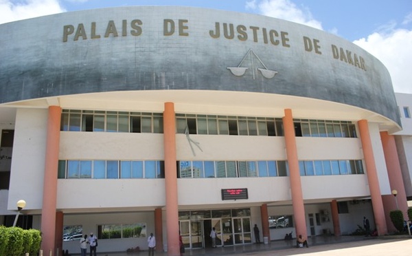 INJURES NON PUBLIQUES, VIOLENCES ET VOIES DE FAIT : Elle traîne devant le tribunal son ex-époux qui l'a traitée de prostituée dans un message