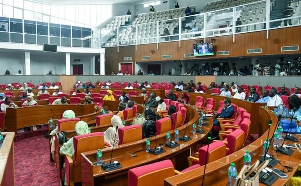 ASSEMBLEE NATIONALE : Les députés ont adopté à la majorité les nouveaux Codes du Travail et de la Sécurité sociale