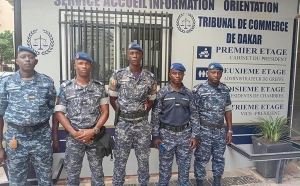 Un dispositif de sécurité permanent déployé au T𝐫𝐢𝐛𝐮𝐧𝐚𝐥 𝐝𝐞 𝐜𝐨𝐦𝐦𝐞𝐫𝐜𝐞 𝐝𝐞 𝐃𝐚𝐤𝐚𝐫
