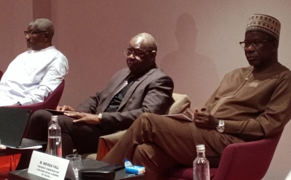 SYMPOSIUM SOCIAL SUR INVESTISSEMENT PRIVE, GOUVERNANCE D'ENTREPRISE …  Meïssa Fall parle de l’entreprise dans une zone de turbulence avec des difficultés à faire face aux obligations sociales, fiscales, etc.
