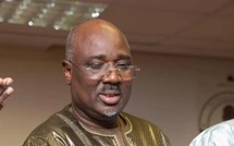 Proches de Farba face à la presse